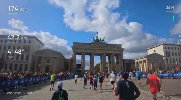 Mike Walsh (S01 – 07) Runs The Berlin Marathon